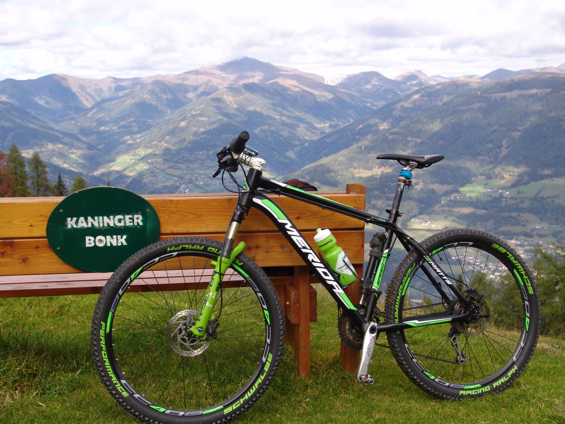 Kerékpározás, biciklizés Ausztriában a karintiai Alpokban